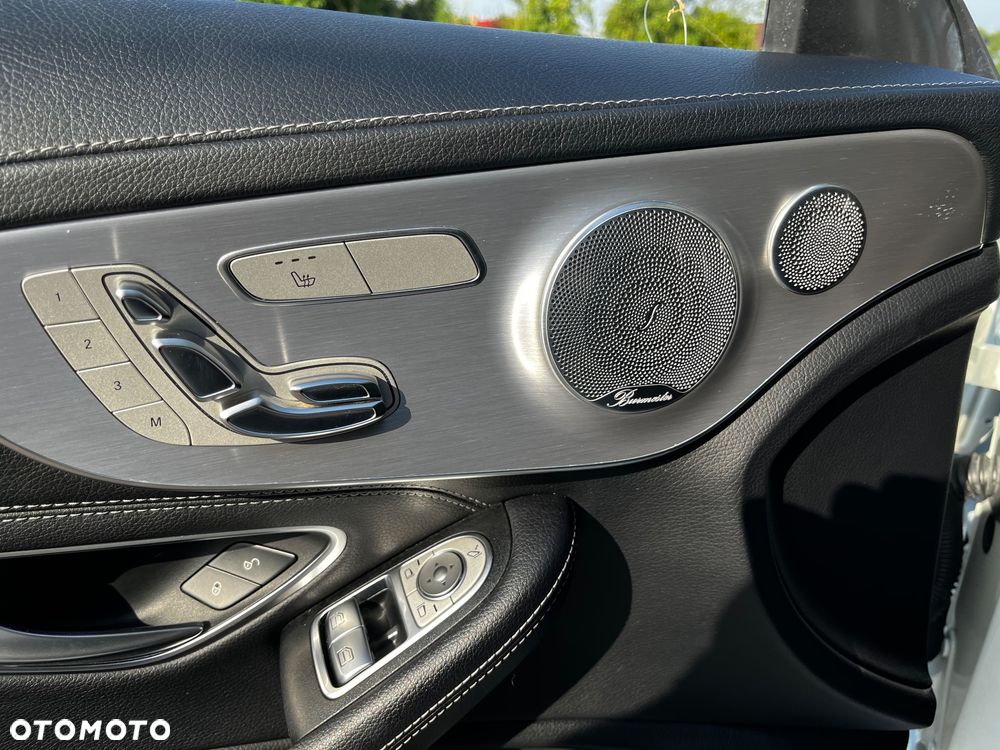 Mercedes-Benz Klasa C 300 9G-TRONIC AMG Line - 17