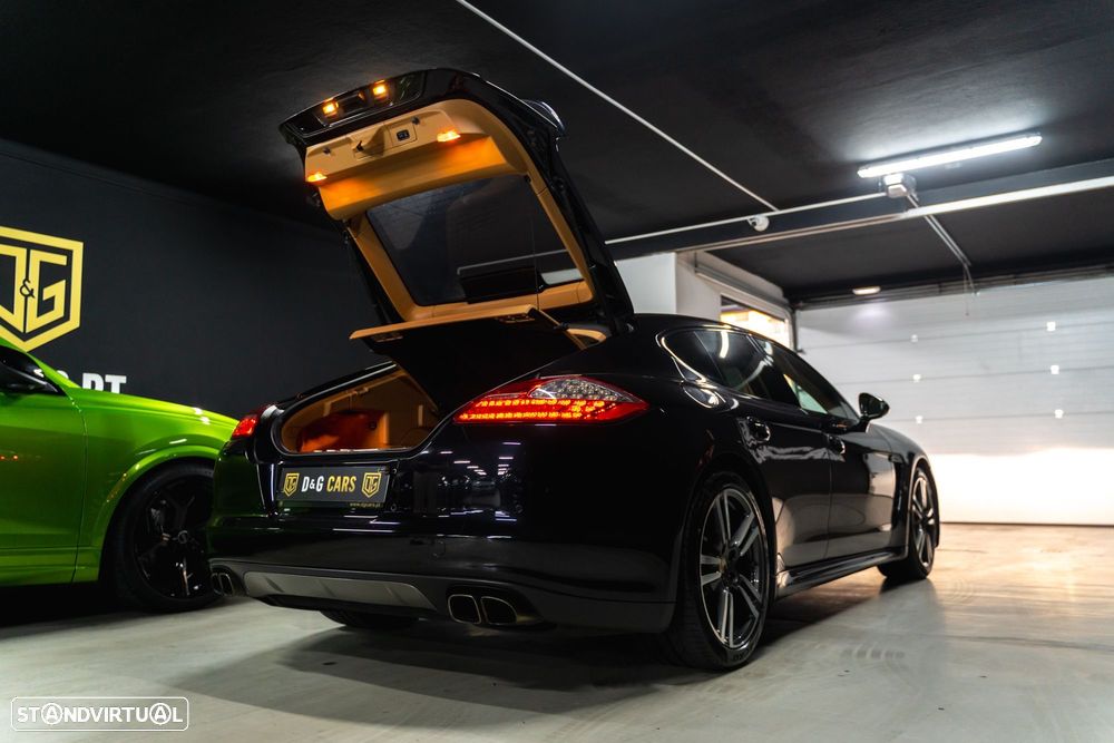 Porsche Panamera Turbo S PDK - 32