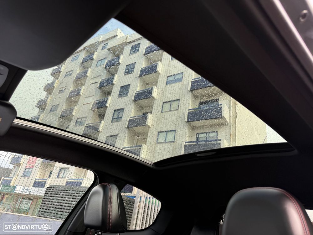 Peugeot 208 GTI 200 THP - 38