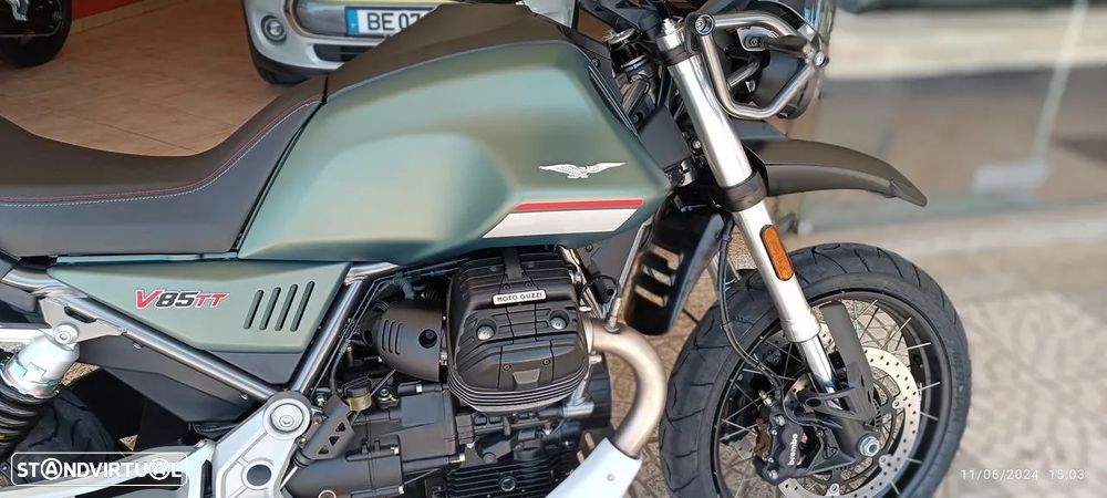 Moto Guzzi V85 Verde Altaj - 12