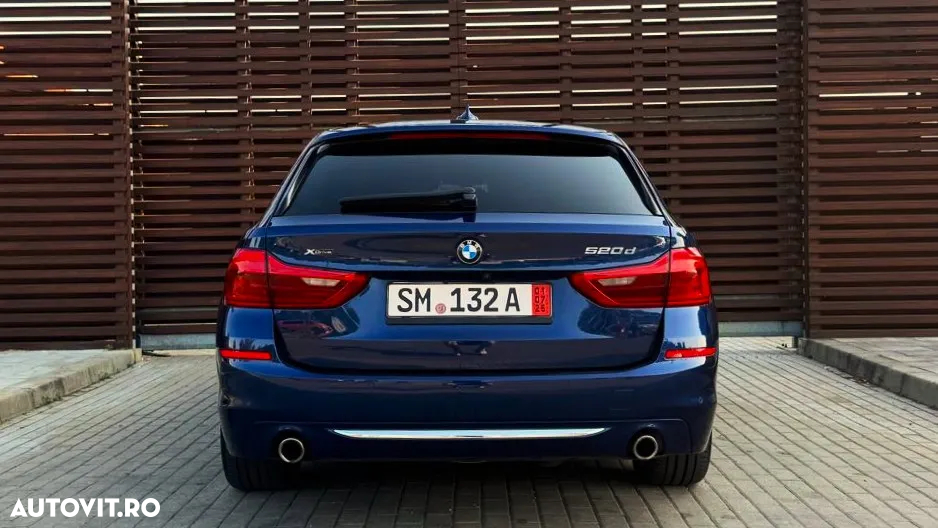 BMW Seria 5 520d Touring Aut. Luxury Line - 9
