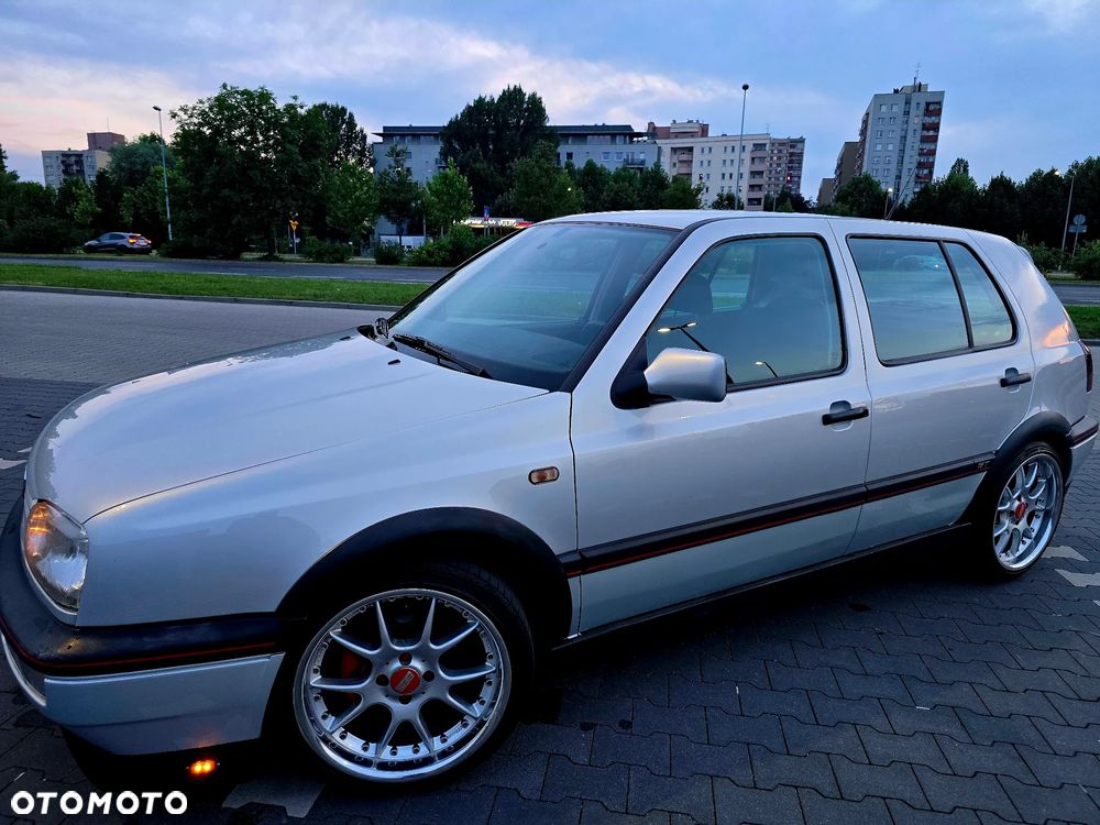 Volkswagen Golf - 26