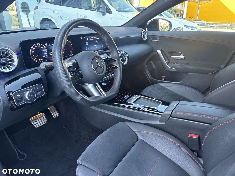 Mercedes-Benz CLA 200 mHEV AMG Line 7G-DCT - 14