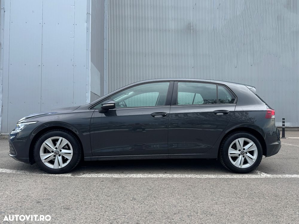 Volkswagen Golf - 1