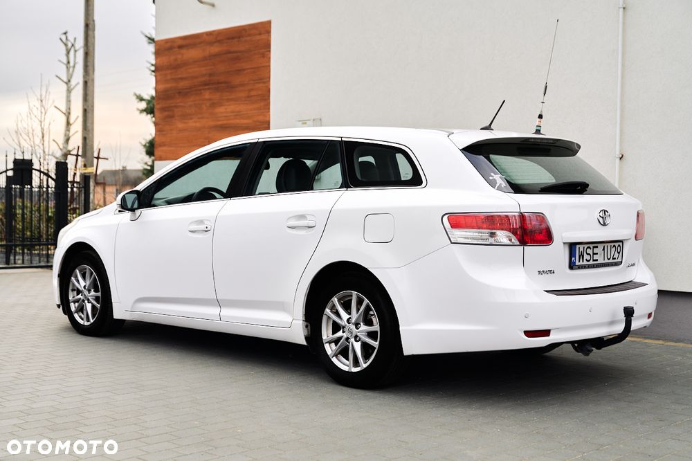 Toyota Avensis 2.0 D-4D Executive - 12