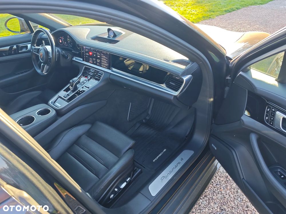 Porsche Panamera 4 E-Hybrid - 9
