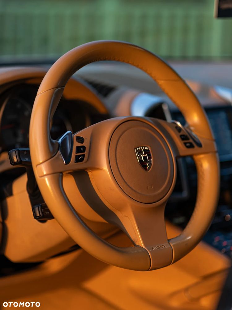 Porsche Cayenne - 16