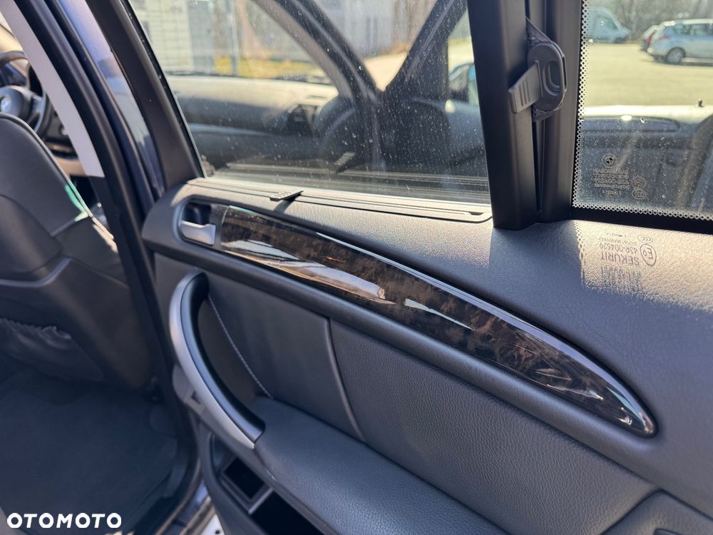 BMW X5 4.4 i Edition Exclusive - 28