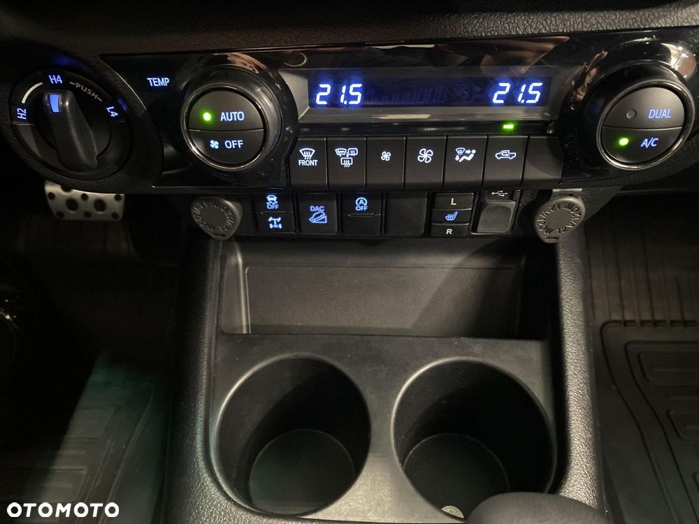 Toyota Hilux 2.8 D-4D Double Cab GR Sport 4x4 - 18