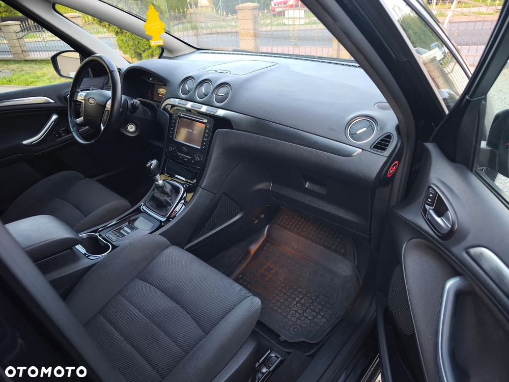 Ford S-Max 2.0 TDCi DPF Titanium - 13