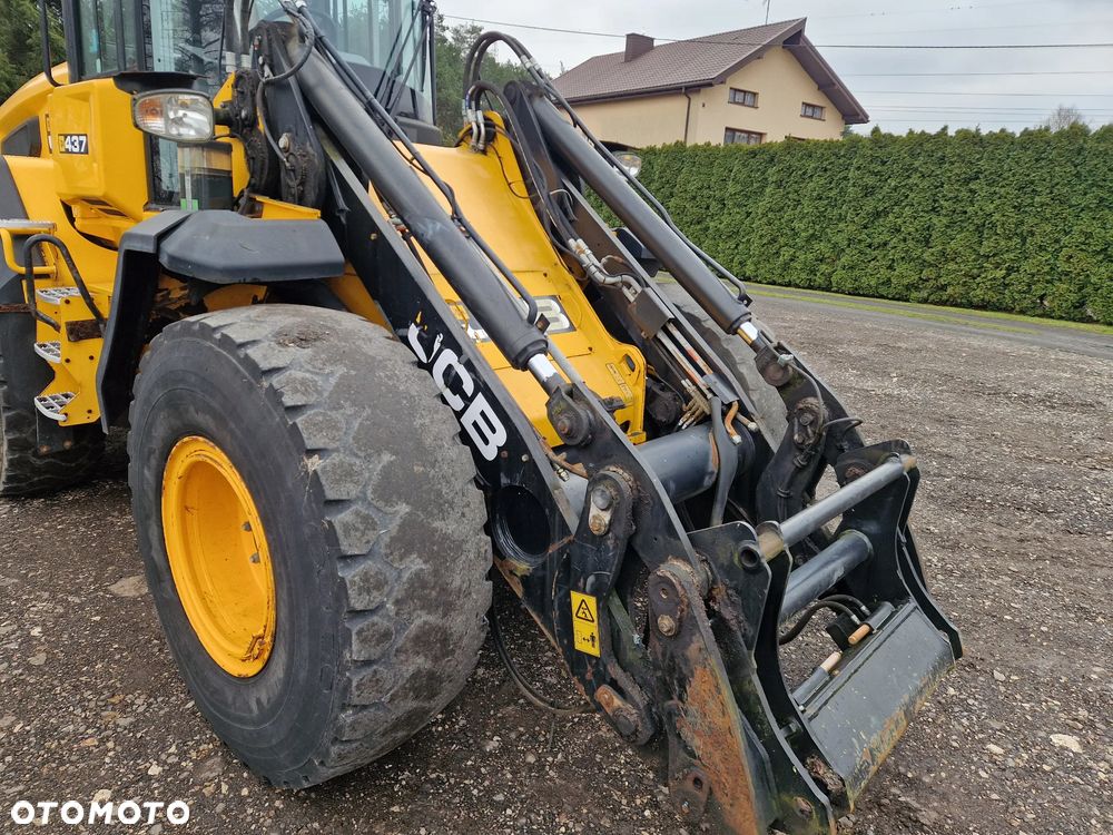 JCB 437 HT - 16