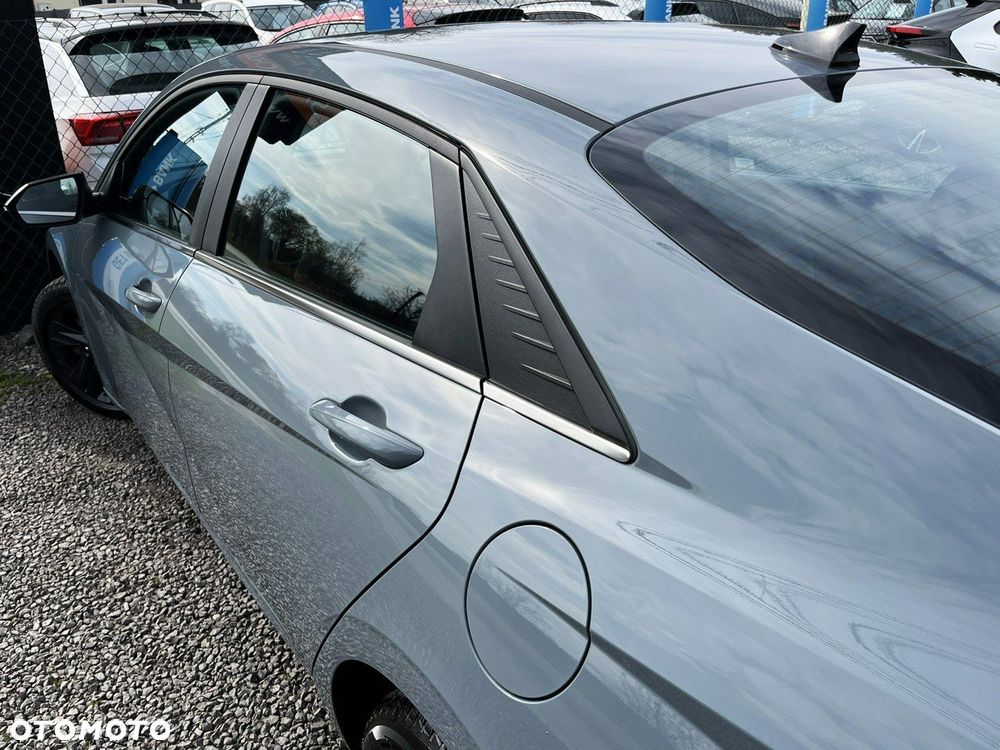 Hyundai Elantra 1.6 Smart CVT - 21