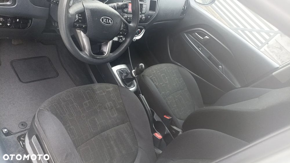 Kia Rio 1.4 Dream Team Edition - 14