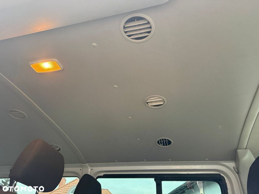 Volkswagen Transporter - 15