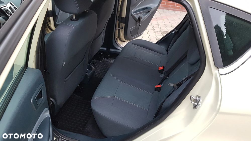 Ford Fiesta 1.25 Titanium - 20