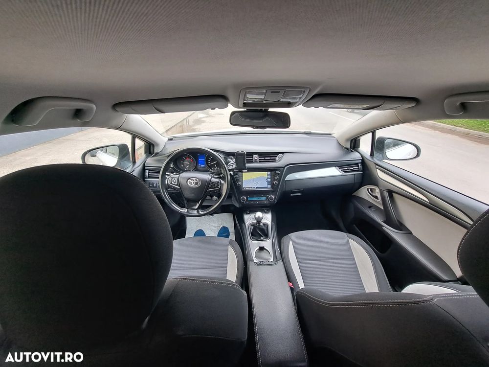 Toyota Avensis 2.0 D-4D Elegance - 10