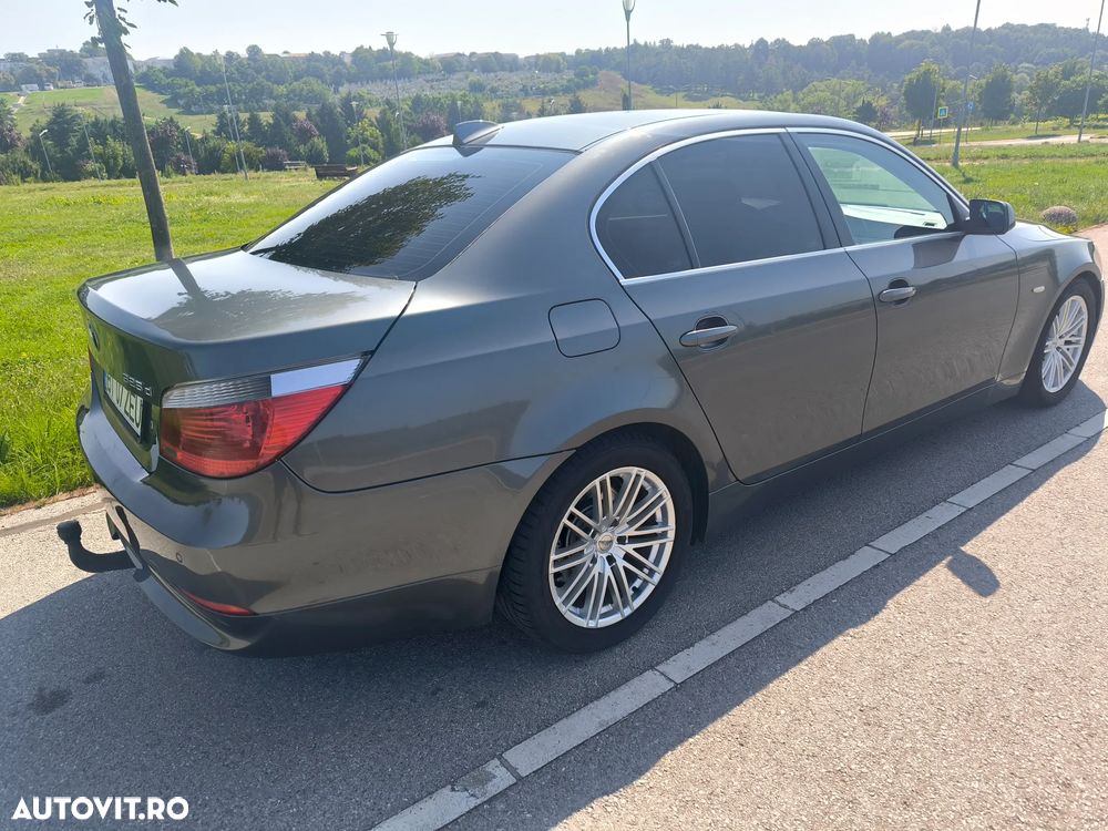BMW Seria 5 525dA - 7