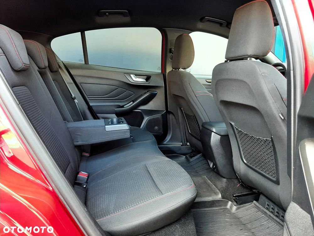Ford Focus 1.0 EcoBoost ST-Line X - 23