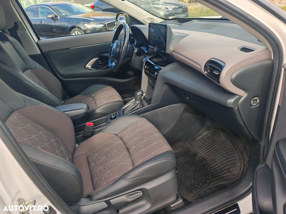 Toyota Yaris Cross 1.5 VVT-i HSD 4x4 Exclusive Adventure - 7
