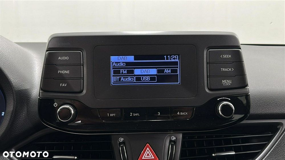 Hyundai i30 1.5 DPI Classic + - 19