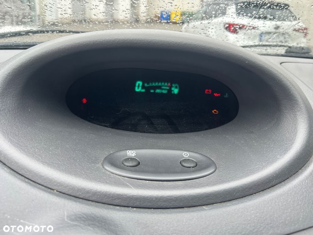 Toyota Yaris 1.0 Base - 7