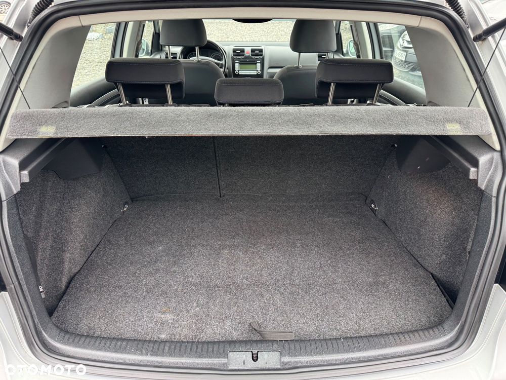 Volkswagen Golf 1.6 FSI Comfortline - 21