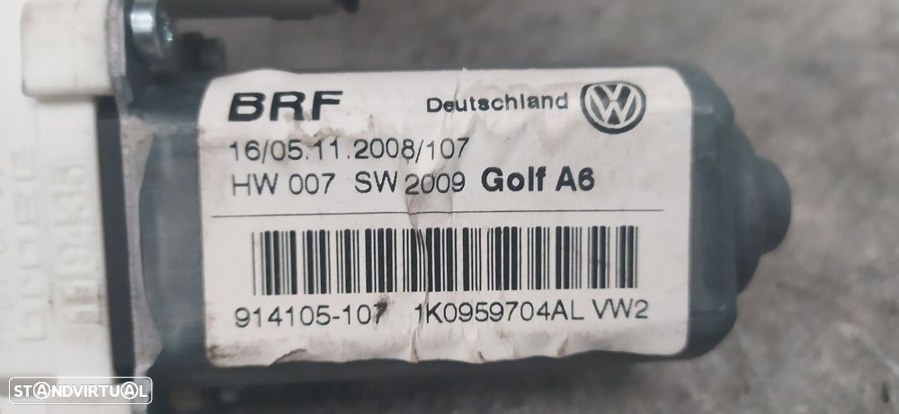 MOTOR ELEVADOR DE VIDRO TRASEIRO DIREITO VOLKSWAGEN GOLF VI 2009 -1K0959704AL - 2