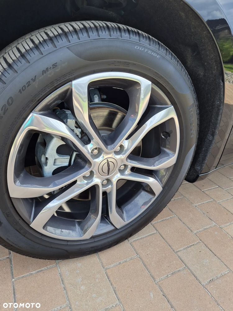 Chrysler Pacifica - 12