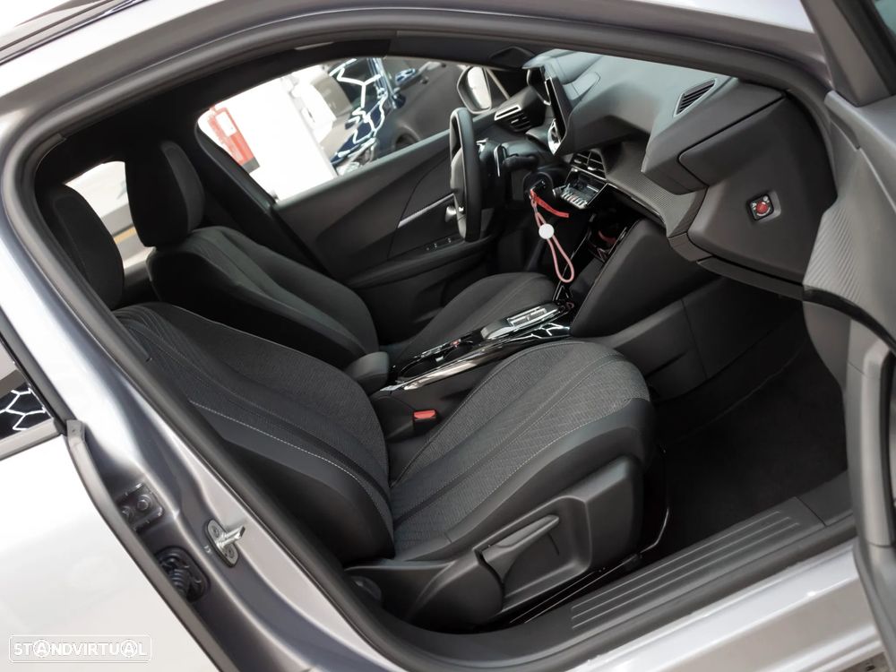 Peugeot 2008 1.2 Hybrid Allure e-DCS6 - 12