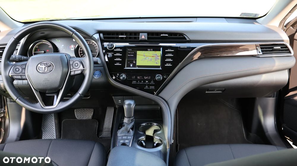 Toyota Camry - 3