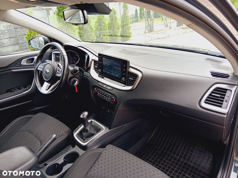 Kia Ceed 1.6 CRDi SCR M - 37