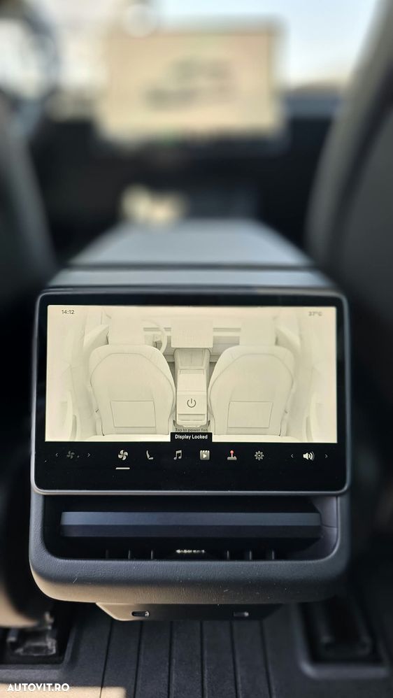 Tesla Model 3 - 21