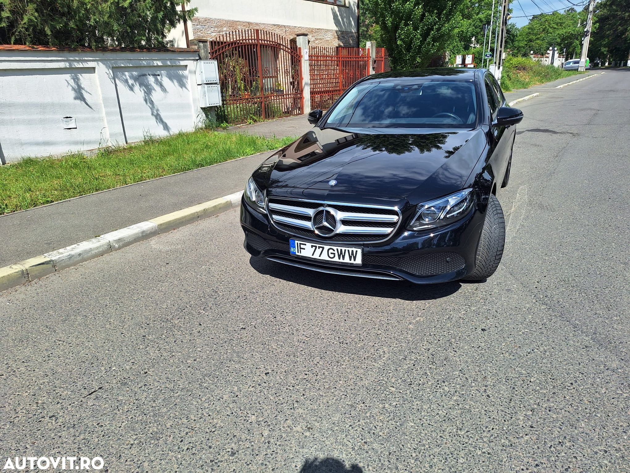 Mercedes-Benz E 220 d 4MATIC Aut. - 2