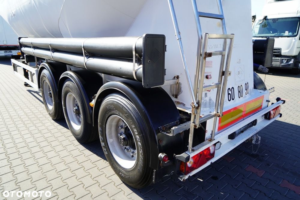 Feldbinder CEMENTONACZEPA / 5 KOMÓR / 40 000 L / SILOS / ALUFELGI - 12