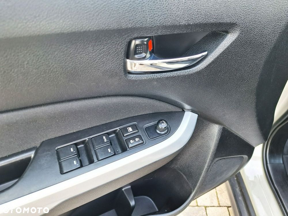 Suzuki Vitara - 12