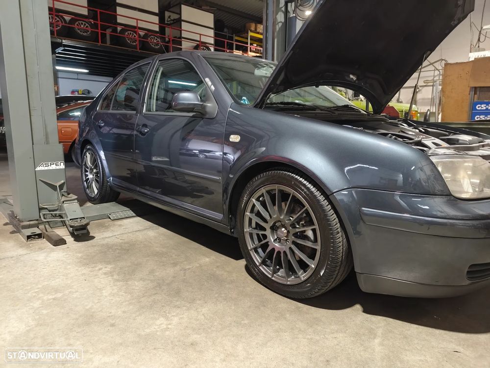 VW Bora 1.9 TDi Highline - 2