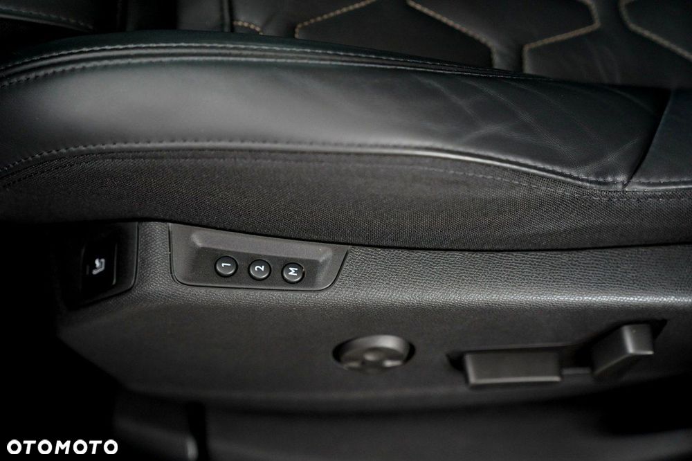 Peugeot 5008 1.6 PureTech GT Line S&S EAT8 - 17