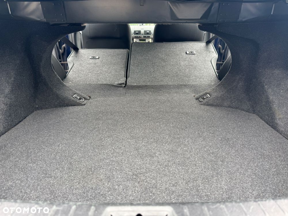 Toyota Avensis - 11