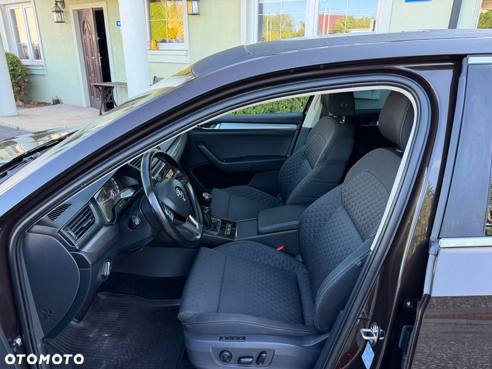 Skoda Superb 2.0 TDI Style - 7