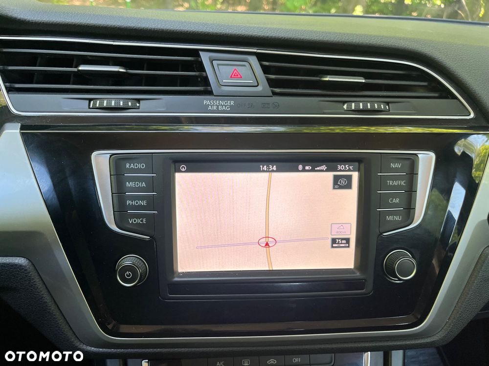 Volkswagen Touran - 21