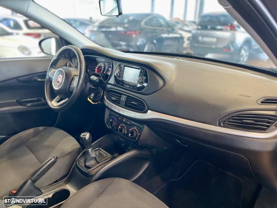 Fiat Tipo Station Wagon 1.3 M-Jet Lounge - 24