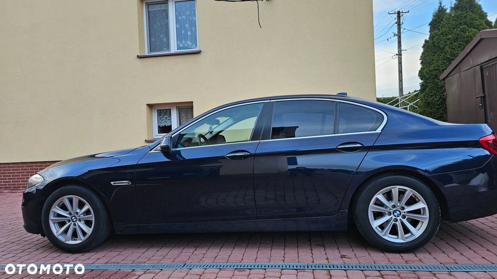 BMW Seria 5 528i xDrive Sport-Aut Luxury Line - 3