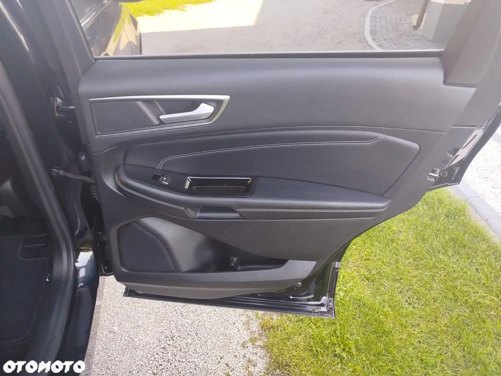 Ford Edge 2.0 TDCi Bi-Turbo 4x4 Titanium - 37