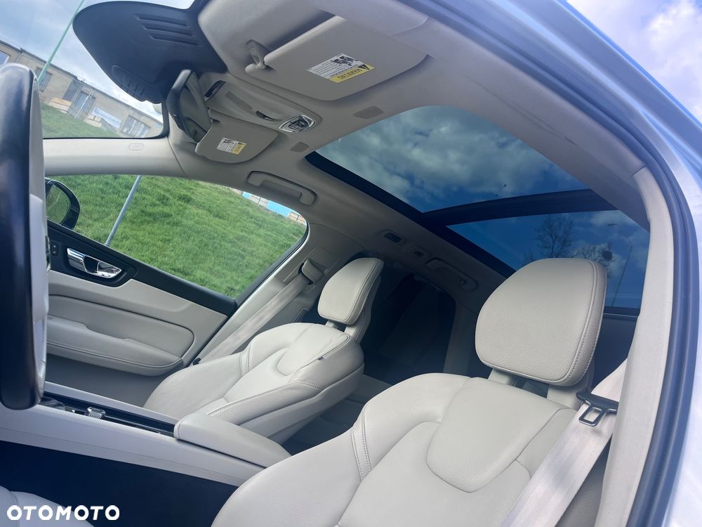 Volvo XC 60 T6 AWD Geartronic Momentum Pro - 20