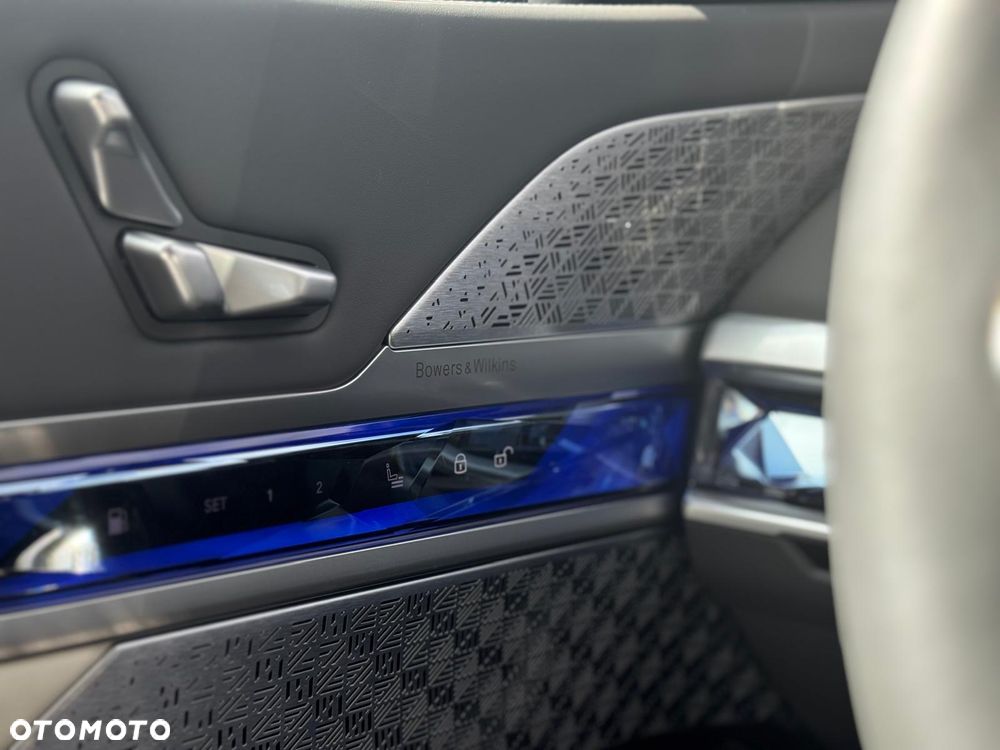 BMW Seria 7 M760e xDrive - 24
