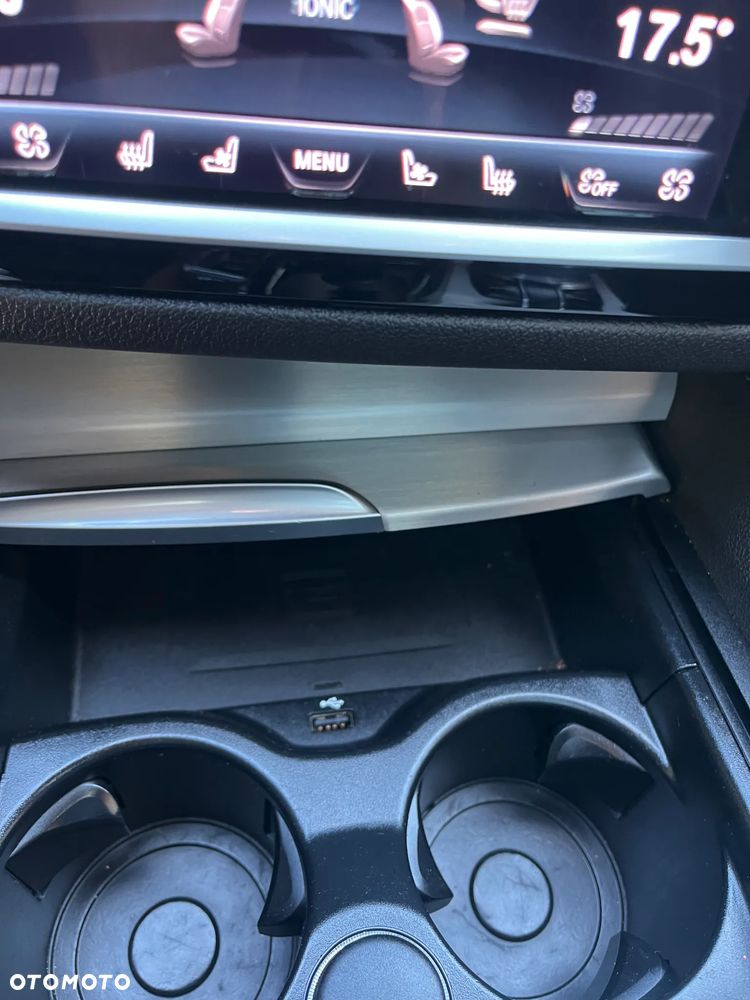 BMW 6GT - 29