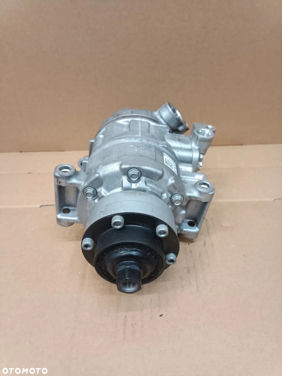 KOMPRESOR KLIMATYZACJI 4G0260805 N AUDI S6 S7 S8 A8 RS6 RS7 4.0TFSI - 1