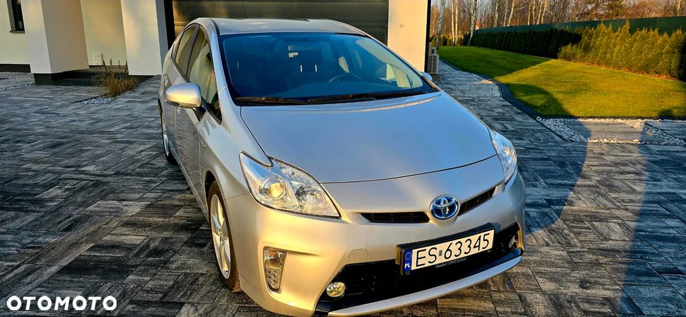 Toyota Prius (Hybrid) - 1