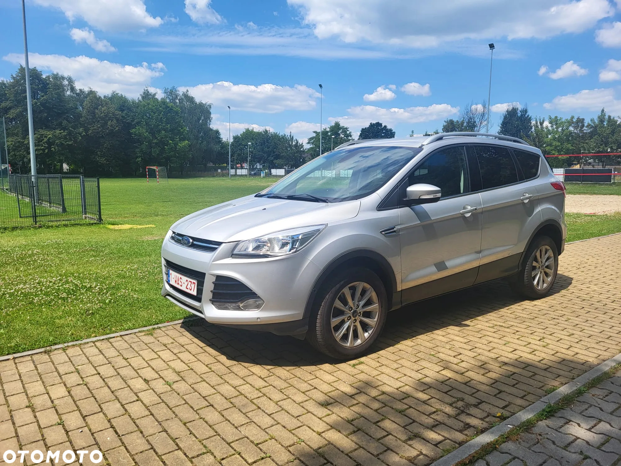 Ford Kuga 2.0 TDCi 2x4 Titanium - 24