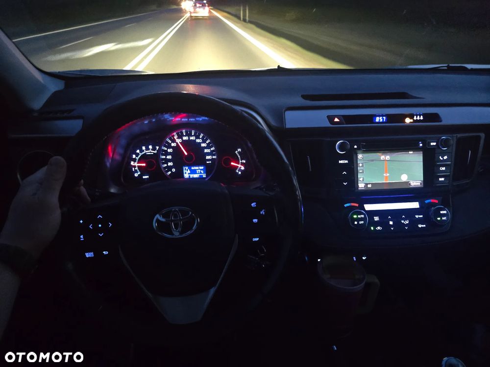 Toyota RAV4 2.2 D-4D Premium - 29